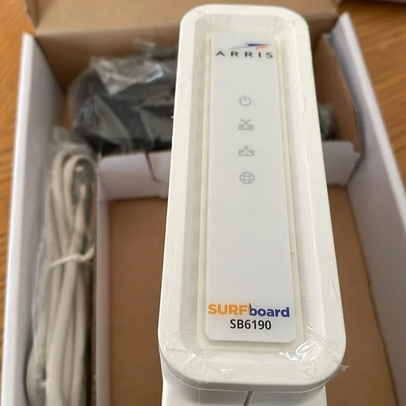 SB6190 SURFboard Cable Modem DOCSIS 3.0 1.4 GBPS - Picture 5 of 9